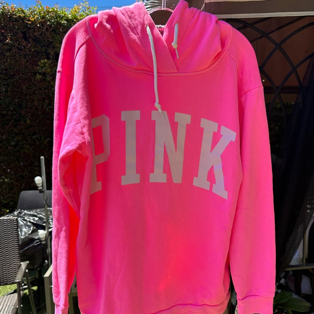 PINK- Sweater